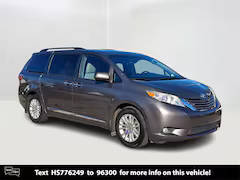 2017 Toyota Sienna XLE FWD photo
