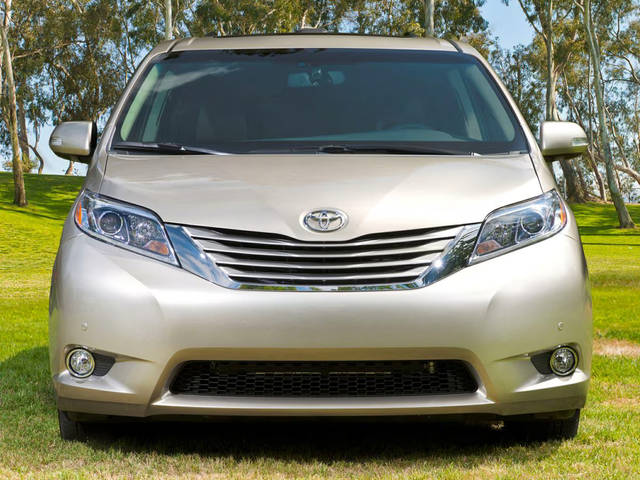 2017 Toyota Sienna Limited Premium FWD photo