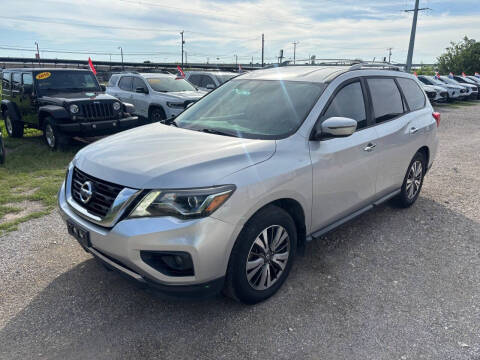 2017 Nissan Pathfinder SV FWD photo