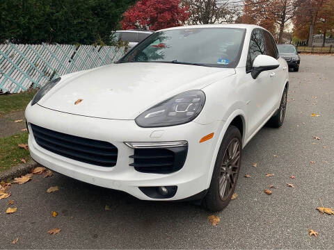 2017 Porsche Cayenne S E-Hybrid Platinum Edition AWD photo