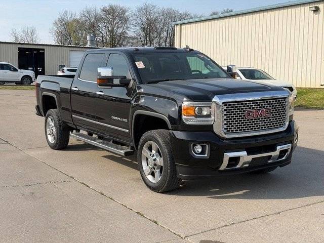 2016 GMC Sierra 2500HD Denali 4WD photo
