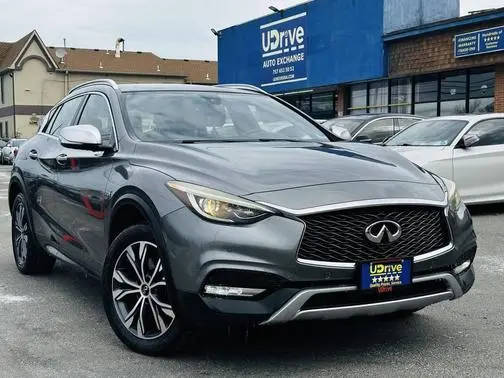2017 Infiniti QX30 Premium AWD photo