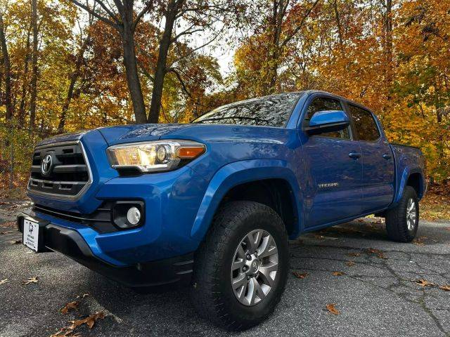 2017 Toyota Tacoma SR5 4WD photo