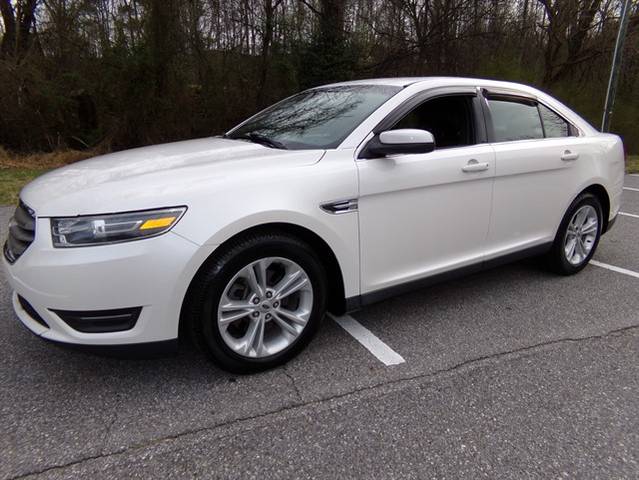 2016 Ford Taurus SEL AWD photo