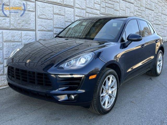 2017 Porsche Macan AWD photo