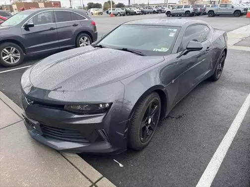 2017 Chevrolet Camaro 1LT RWD photo