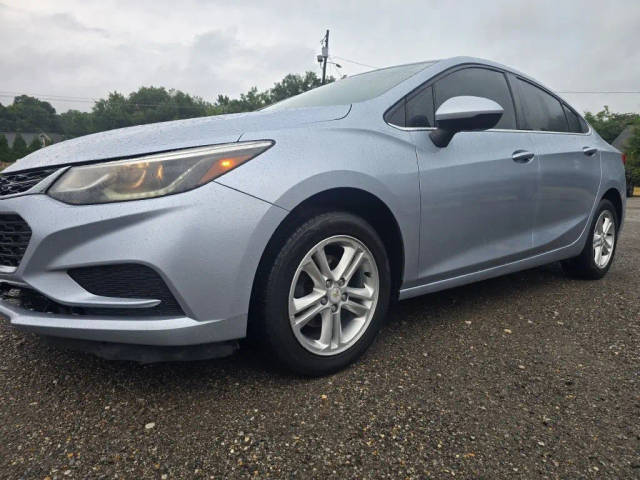 2017 Chevrolet Cruze LT FWD photo