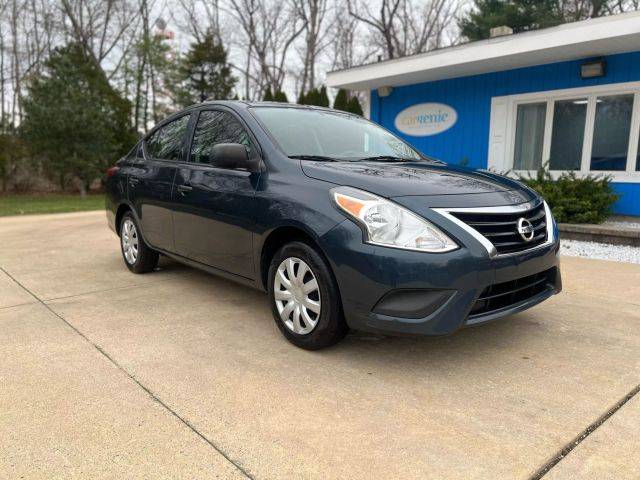 2015 Nissan Versa S FWD photo