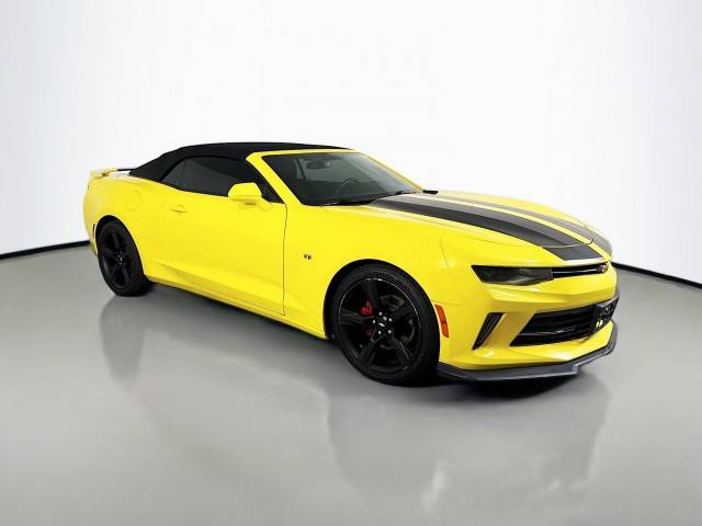 2017 Chevrolet Camaro 2LT RWD photo