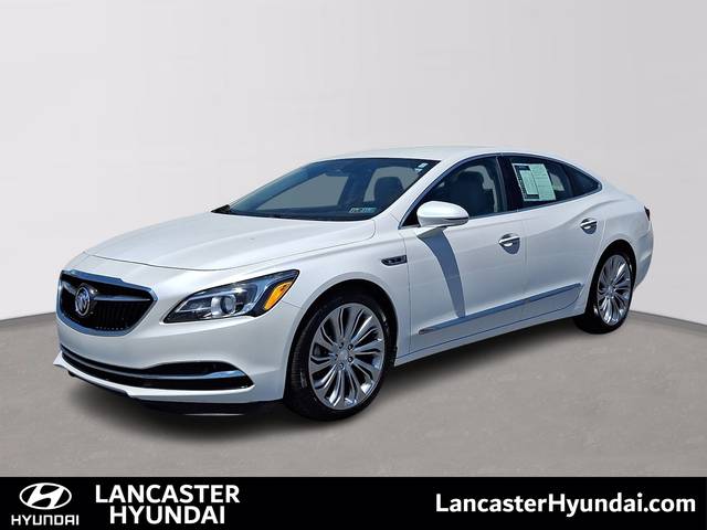 2017 Buick LaCrosse Essence FWD photo