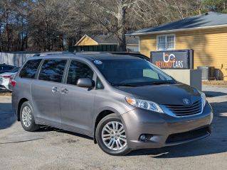 2017 Toyota Sienna XLE FWD photo