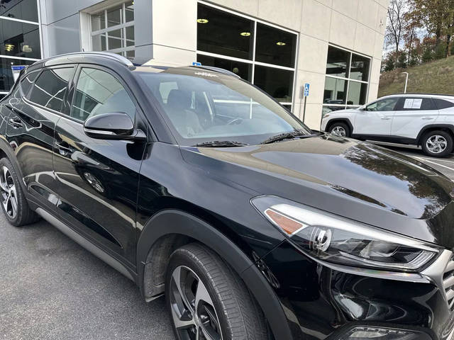 2017 Hyundai Tucson Sport AWD photo