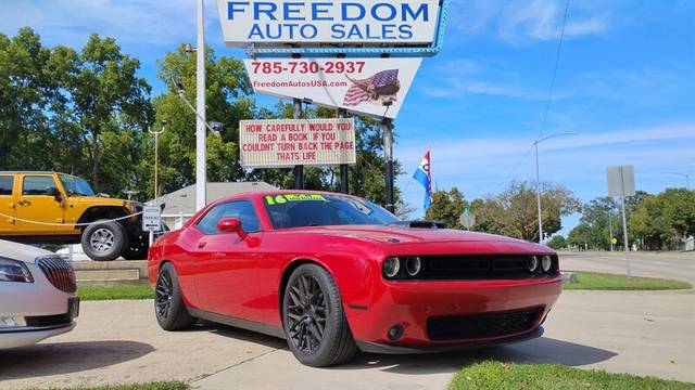 2016 Dodge Challenger 392 Hemi Scat Pack Shaker RWD photo