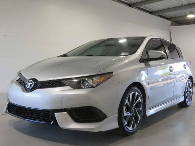 2017 Toyota Corolla iM  FWD photo