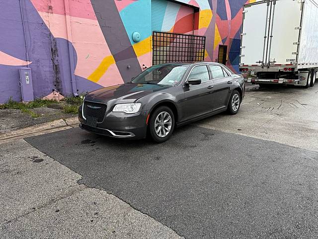 2015 Chrysler 300 Limited RWD photo
