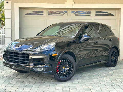 2017 Porsche Cayenne GTS AWD photo