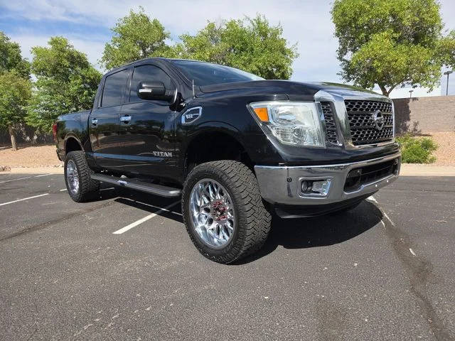 2017 Nissan Titan SV RWD photo