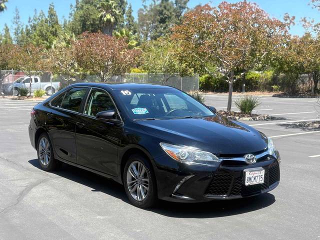 2015 Toyota Camry SE FWD photo