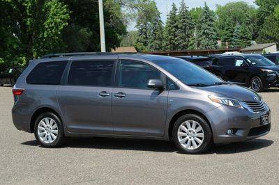 2017 Toyota Sienna Limited AWD photo