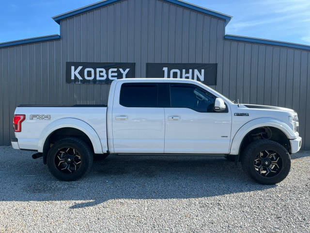 2016 Ford F-150 LARIAT 4WD photo