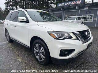 2017 Nissan Pathfinder SV 4WD photo