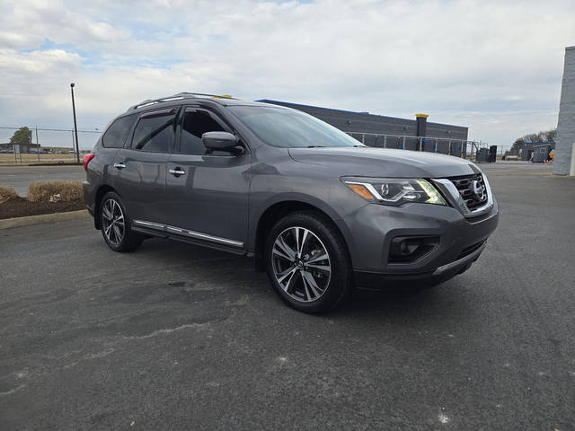 2017 Nissan Pathfinder Platinum 4WD photo
