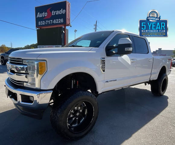 2017 Ford F-250 Super Duty Lariat 4WD photo