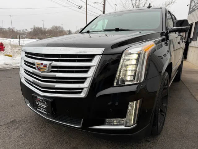 2017 Cadillac Escalade Platinum 4WD photo