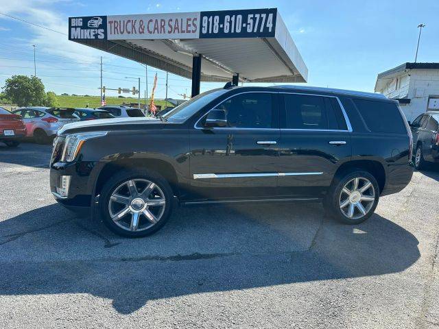 2017 Cadillac Escalade Premium Luxury 4WD photo