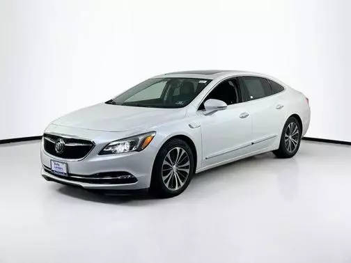 2017 Buick LaCrosse Essence FWD photo