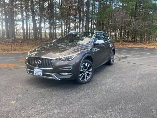 2017 Infiniti QX30 Premium AWD photo