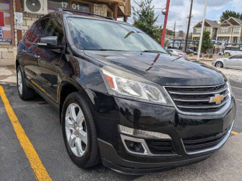 2017 Chevrolet Traverse LT FWD photo