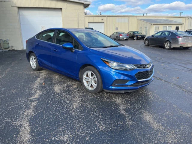 2017 Chevrolet Cruze LT FWD photo