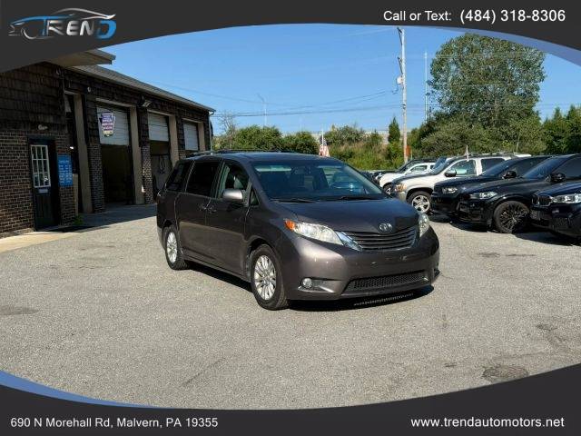 2016 Toyota Sienna XLE FWD photo