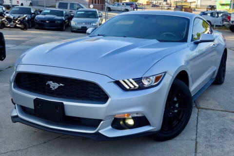 2015 Ford Mustang V6 RWD photo