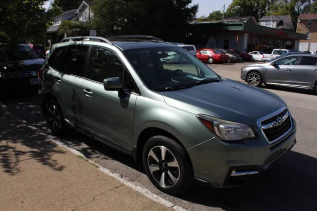 2017 Subaru Forester Premium AWD photo