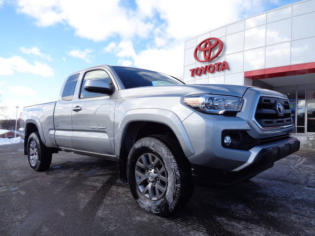 2017 Toyota Tacoma SR5 4WD photo