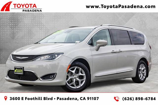 2017 Chrysler Pacifica Minivan Touring-L Plus FWD photo