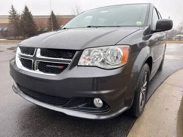 2017 Dodge Grand Caravan SXT FWD photo