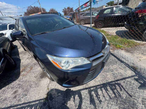2017 Toyota Camry XLE FWD photo
