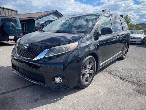 2017 Toyota Sienna SE FWD photo