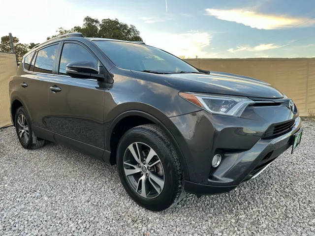 2016 Toyota RAV4 XLE FWD photo