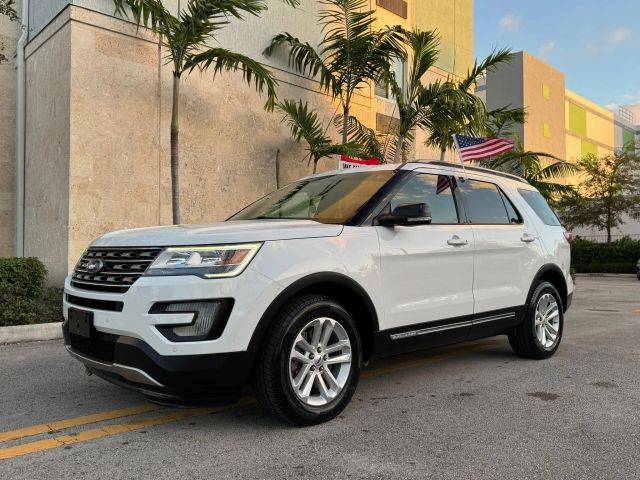 2017 Ford Explorer XLT FWD photo