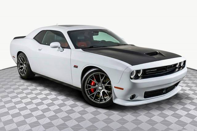 2016 Dodge Challenger SRT 392 RWD photo