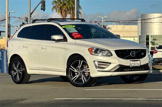 2017 Volvo XC60 R-Design AWD photo