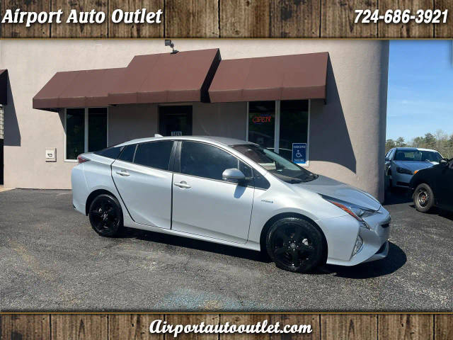 2017 Toyota Prius Four Touring FWD photo