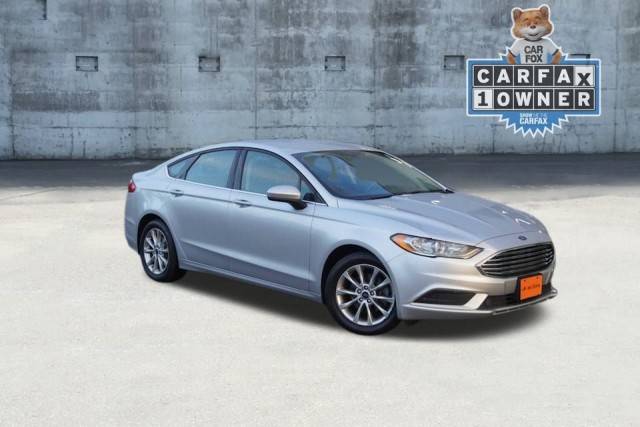 2017 Ford Fusion SE FWD photo