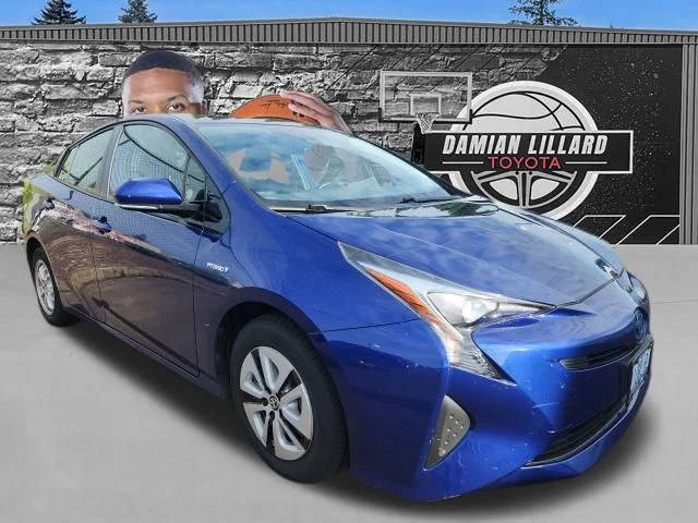 2016 Toyota Prius Four FWD photo