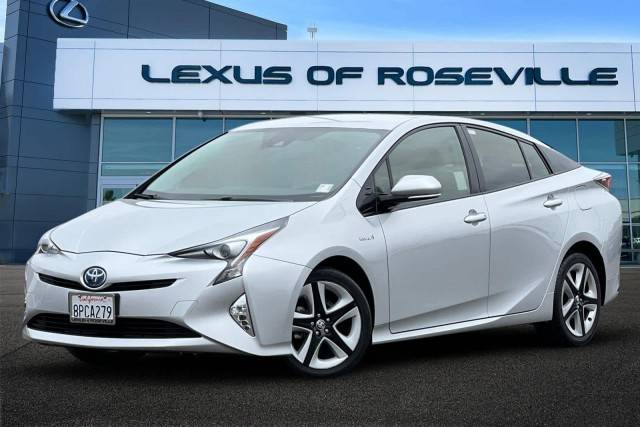 2017 Toyota Prius Three Touring FWD photo