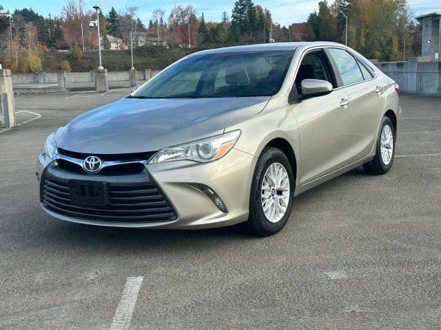 2016 Toyota Camry LE FWD photo